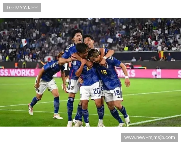 世界杯日本队与突尼斯队比赛球衣图片对比及设计理念深度解读 世界杯日本队与突尼斯队比赛球衣图片对比及设计理念深度解读